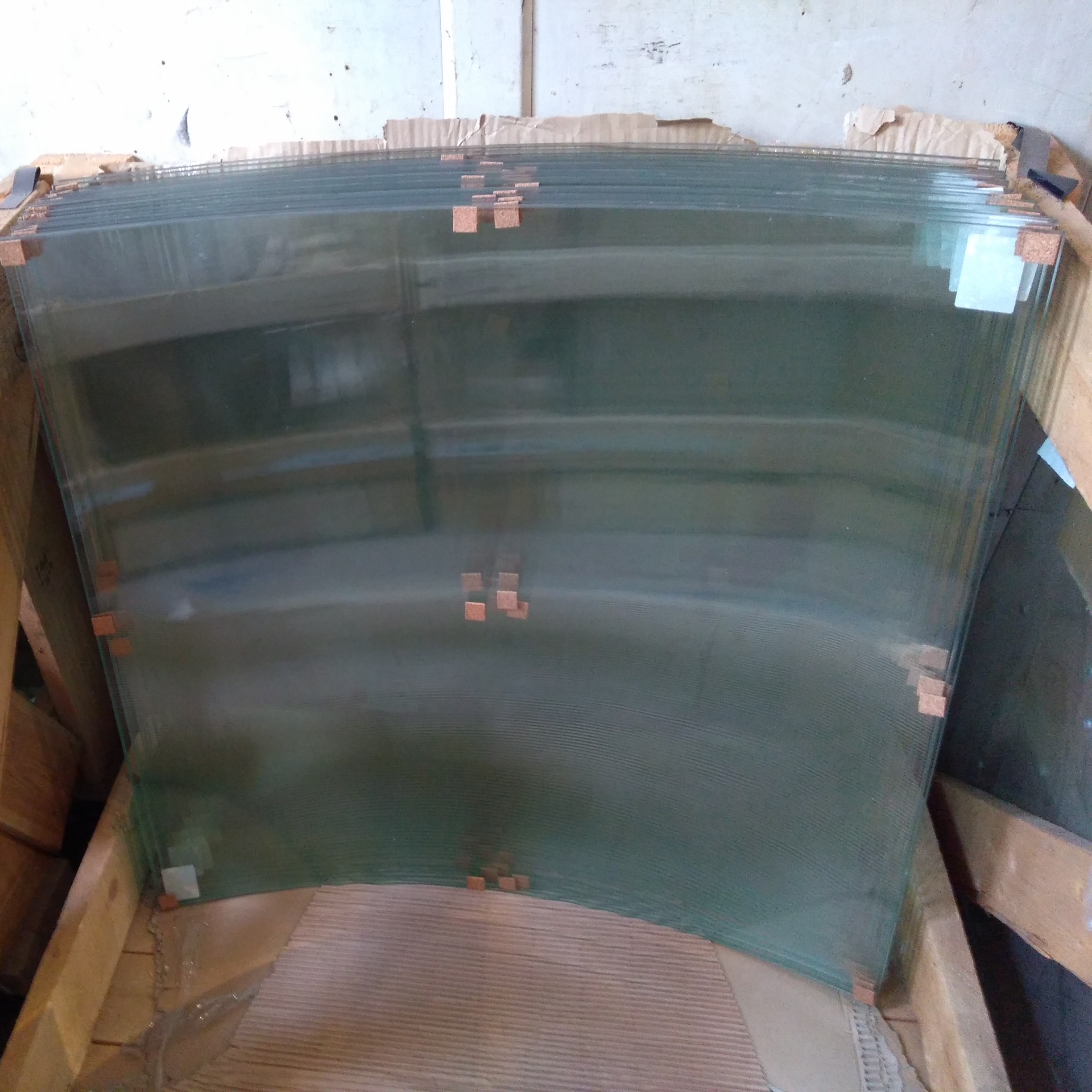 Стекло гнутое фронтальное для холодильной витрины Карбома 125 см. и 260 см. Цена 7500 руб.