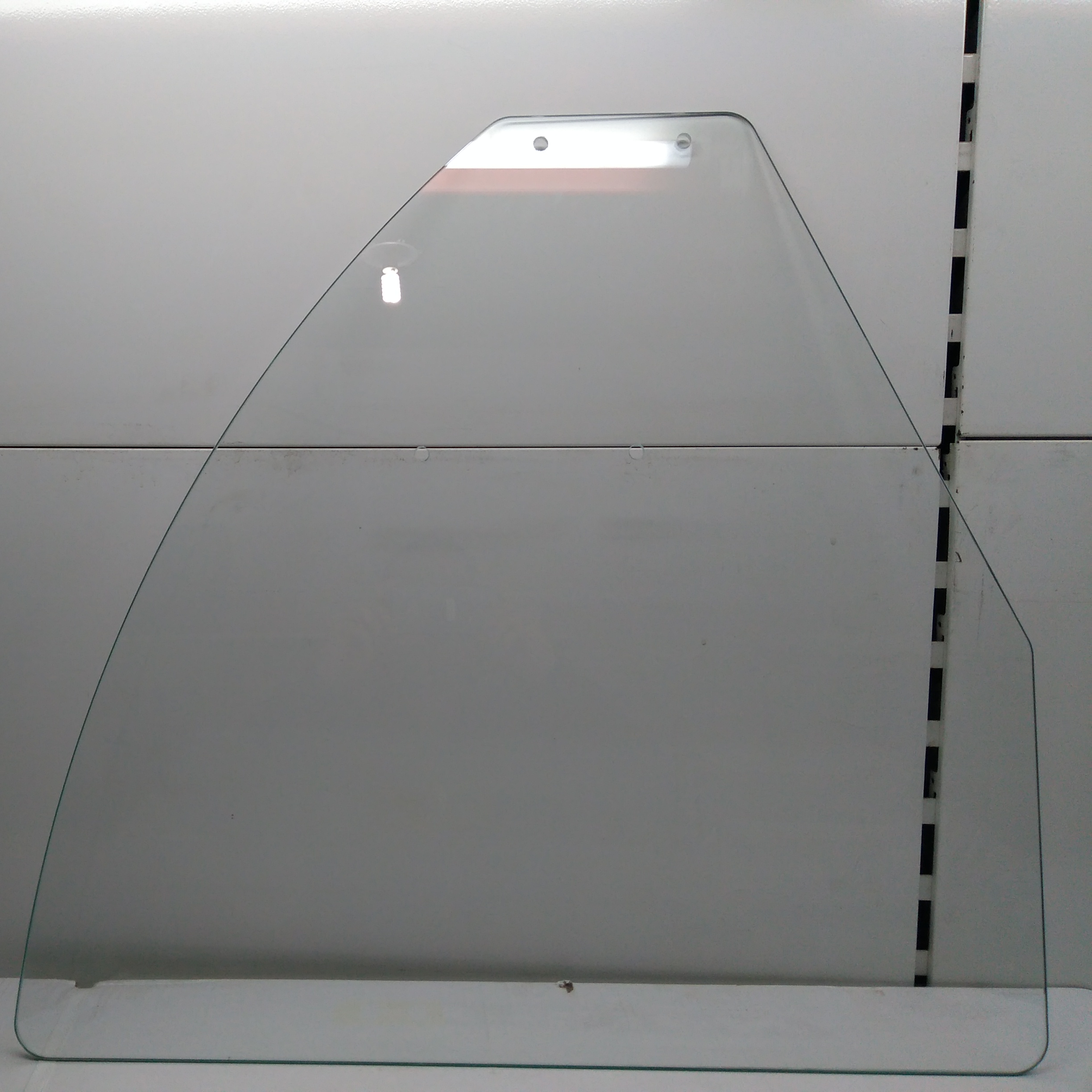 Стекло боковое прямое для холодильной витрины криспи октава (ВПС и ВПСН). Нет в наличии